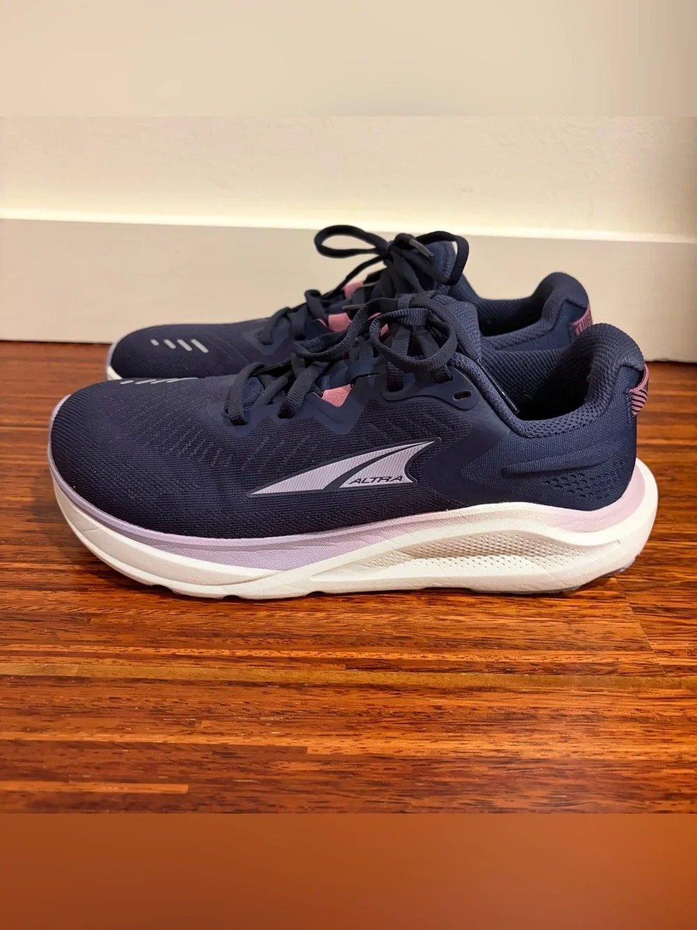 Altra Paradigm 8 Shoes Womens Size 8.5 Purple Violet Athletic Running Sneakers